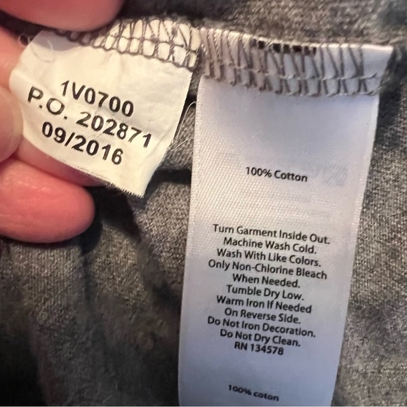 Vineyard Vines T-Shirt Men’s L Gray One Pocket Short Sleeve Tee Whale Logo Shirt - Picture 7 of 7